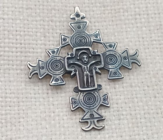 Зґардовий хрестик "Сторони світу" з баранчиками, 46х35, срібло античне (21571) 21571 фото